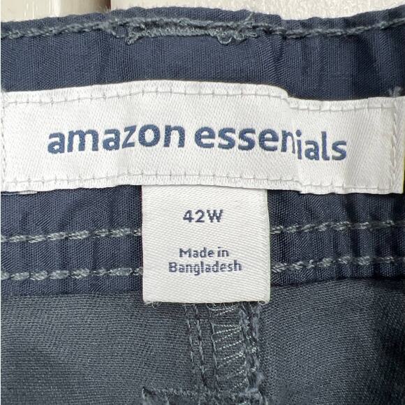 Amazon Essentials Men's 42W Navy Blue 10" Inseam Classic Fit Cargo Shorts - Picture 3 of 11